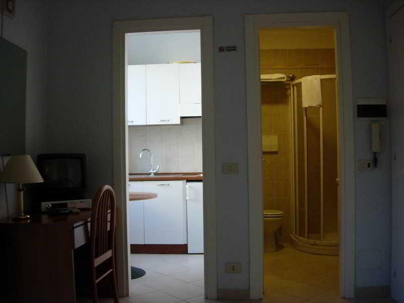Residence Lodi Rome Bagian luar foto